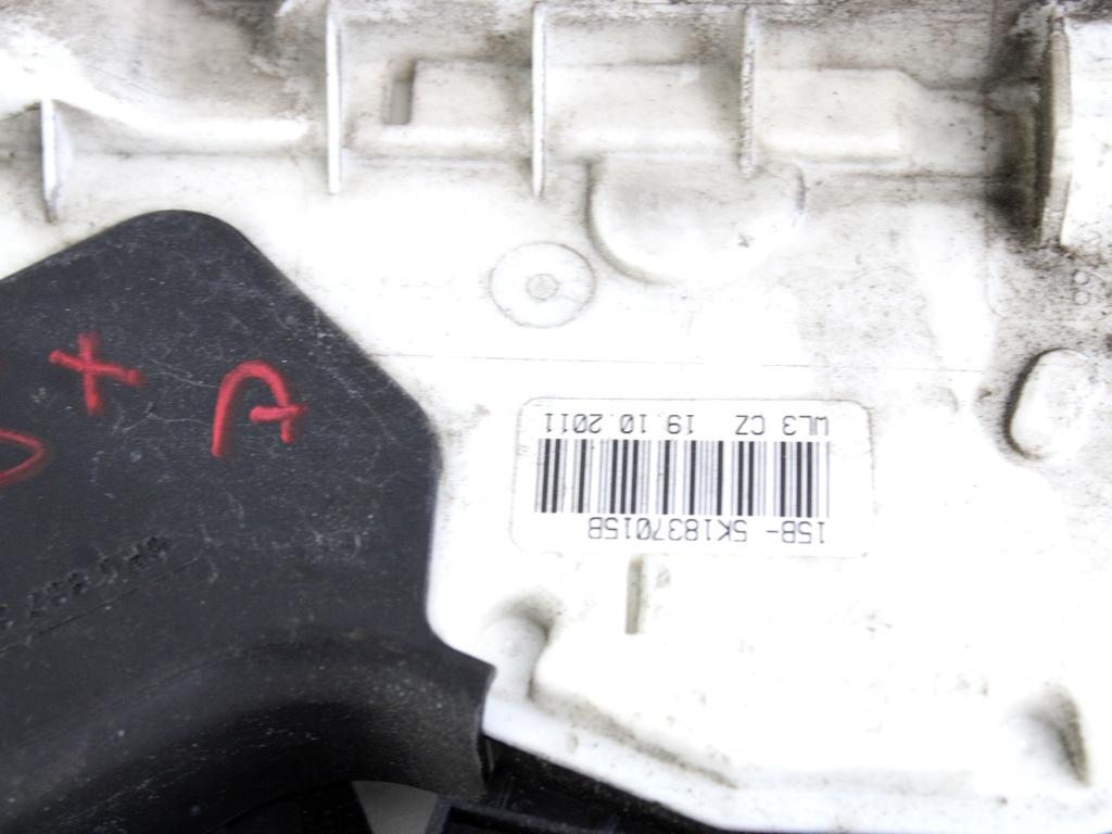 CENTRALNO ZAKLEPANJE PREDNIH LEVIH VRAT OEM N. 5K1837015B ORIGINAL REZERVNI DEL VOLKSWAGEN POLO 6R1 6C1 (06/2009 - 02/2014) DIESEL LETNIK 2011