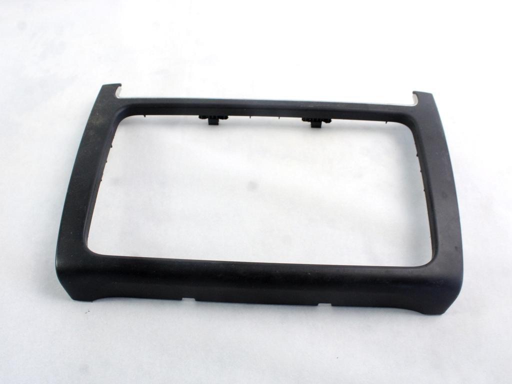 ARMATURNA PLO?CA OEM N. 6R0858069E ORIGINAL REZERVNI DEL VOLKSWAGEN POLO 6R1 6C1 (06/2009 - 02/2014) DIESEL LETNIK 2011