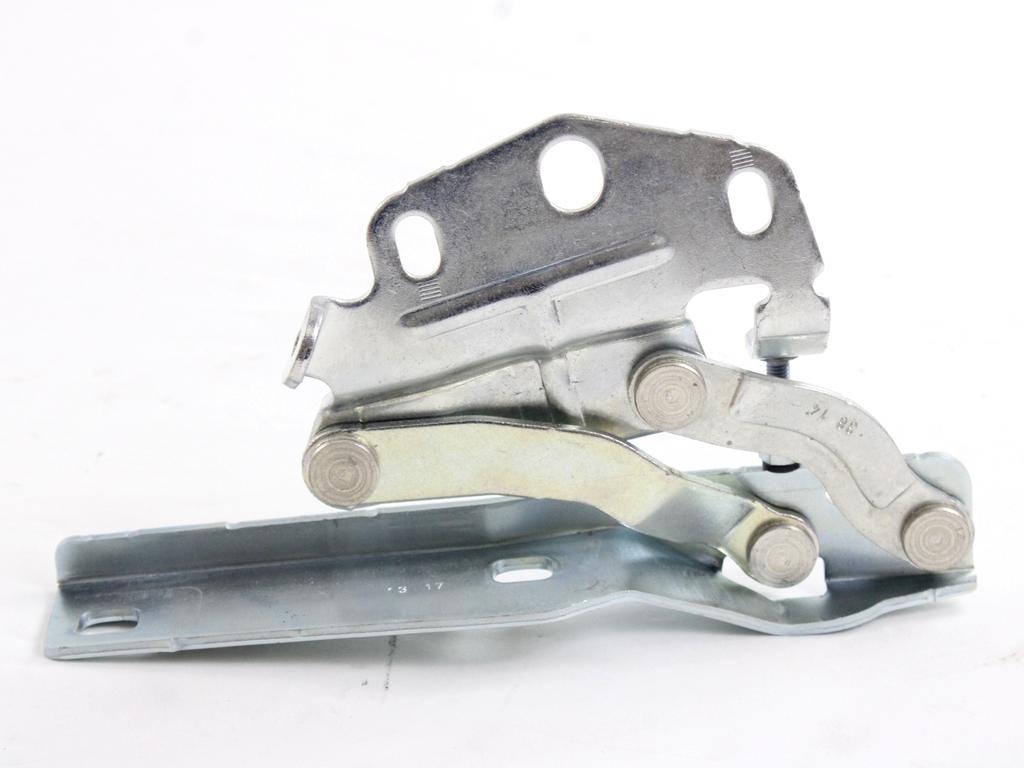 PANTI POKROVA MOTORJA OEM N. 3AA823301 ORIGINAL REZERVNI DEL VOLKSWAGEN PASSAT B7 362 365 BER/SW (10/2010 - 2015)DIESEL LETNIK 2013