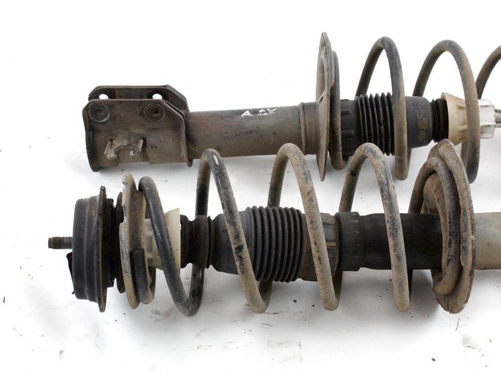 SPREDNJI AMORTIZERJI OEM N. 16673 COPPIA AMMORTIZZATORE ANTERIORE DESTRO SINIS ORIGINAL REZERVNI DEL FIAT PUNTO 188 188AX MK2 (1999 - 2003) DIESEL LETNIK 2003