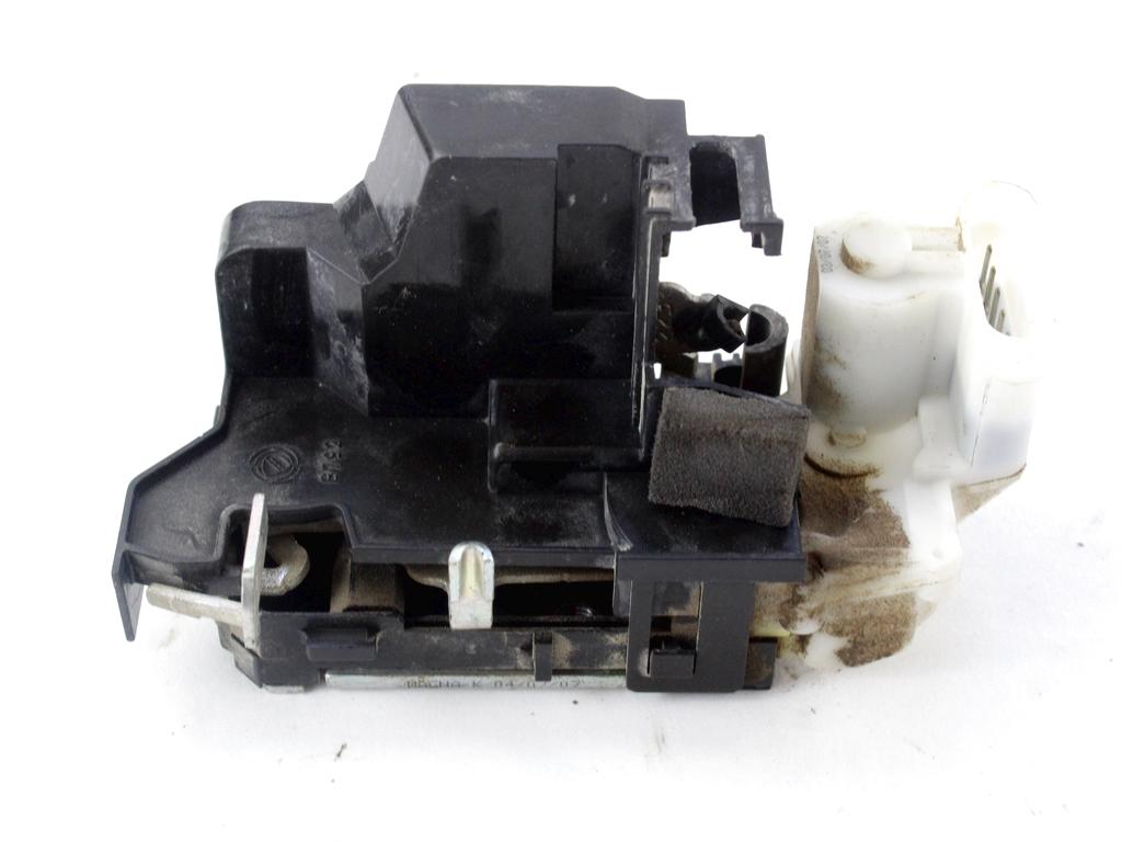 CENTRALNI ZAKLEP SPREDNJIH VRAT  OEM N. 51843470 ORIGINAL REZERVNI DEL FIAT DOBLO 223 MK1 R (2005 - 2009) DIESEL LETNIK 2008