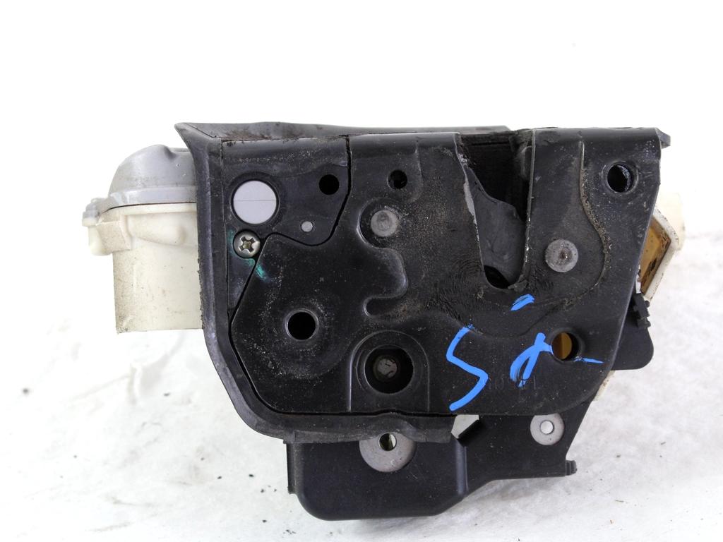 CENTRALNO ZAKLEPANJE PREDNIH LEVIH VRAT OEM N. 4F1837015 ORIGINAL REZERVNI DEL AUDI A3 MK2 8P 8PA 8P1 (2003 - 2008)DIESEL LETNIK 2005