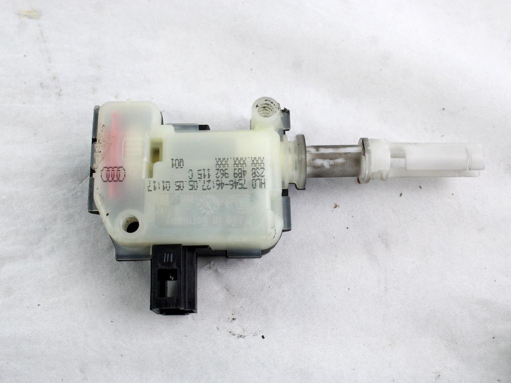 ZAKLEPANJE PRTLJA?NIH VRAT  OEM N. 4B9962115C ORIGINAL REZERVNI DEL AUDI A3 MK2 8P 8PA 8P1 (2003 - 2008)DIESEL LETNIK 2005