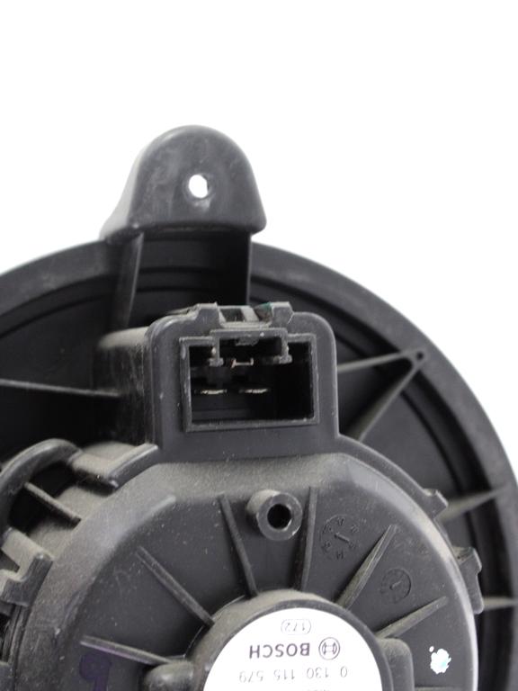 VENTILATOR  KABINE  OEM N. AV11-19846-AB ORIGINAL REZERVNI DEL FORD KA+ PLUS UK FK MK3 (2016 -2019) BENZINA LETNIK 2016