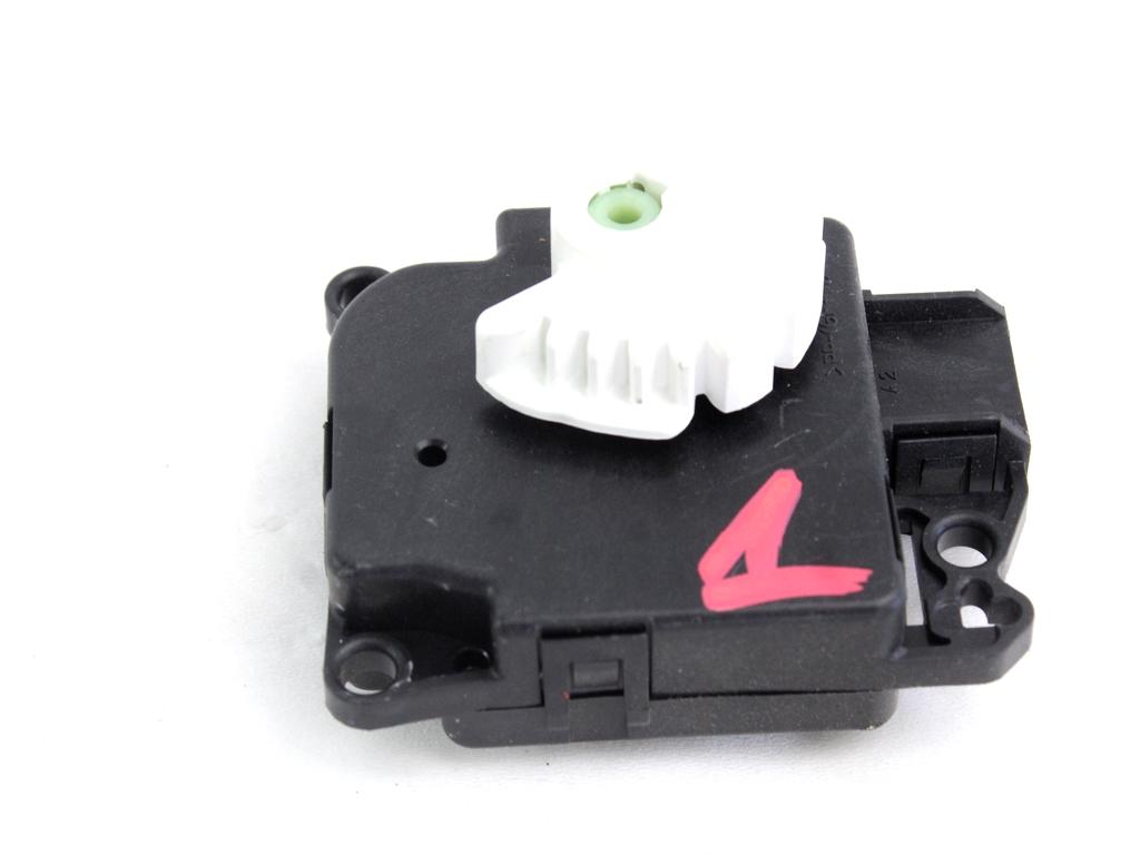 MOTORCEK OGREVANJA OEM N. AV1119E616EA ORIGINAL REZERVNI DEL FORD KA+ PLUS UK FK MK3 (2016 -2019) BENZINA LETNIK 2016