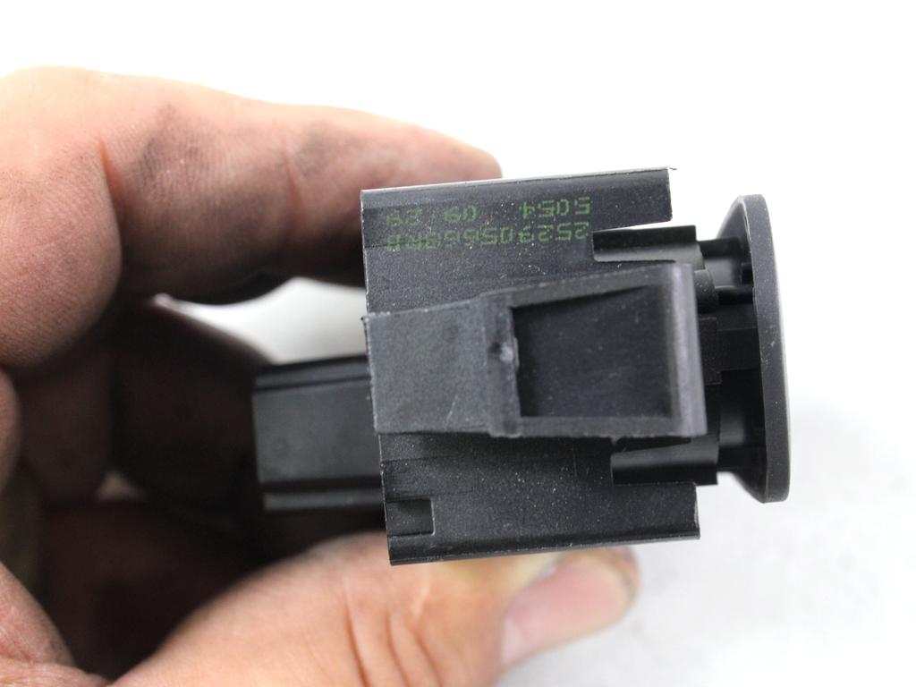 STIKALO VARNOSTNIH ZMIGAVCEV  OEM N. 252905668R ORIGINAL REZERVNI DEL DACIA SANDERO / SANDERO STEPWAY MK2 (2012 - 2016) BENZINA/GPL LETNIK 2015