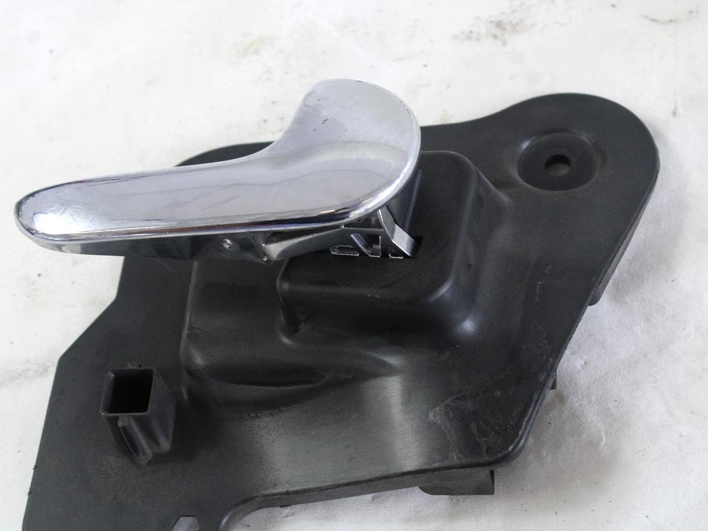 NOTRANJA KLJUKA  OEM N. 13121861 ORIGINAL REZERVNI DEL OPEL MERIVA A X03 R (2006 - 2010) BENZINA LETNIK 2008