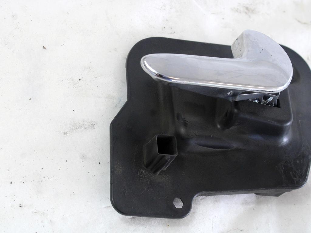 NOTRANJA KLJUKA  OEM N. 13121861 ORIGINAL REZERVNI DEL OPEL MERIVA A X03 R (2006 - 2010) BENZINA LETNIK 2008