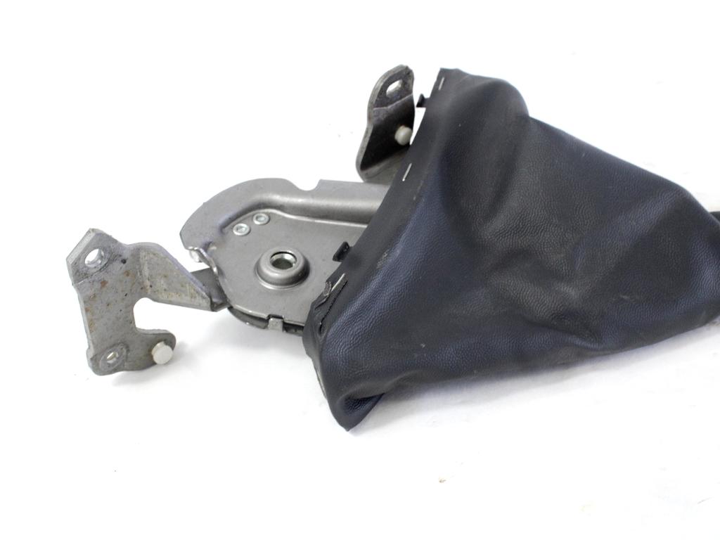 OEM N. 13138924 ORIGINAL REZERVNI DEL OPEL MERIVA A X03 R (2006 - 2010) BENZINA LETNIK 2008