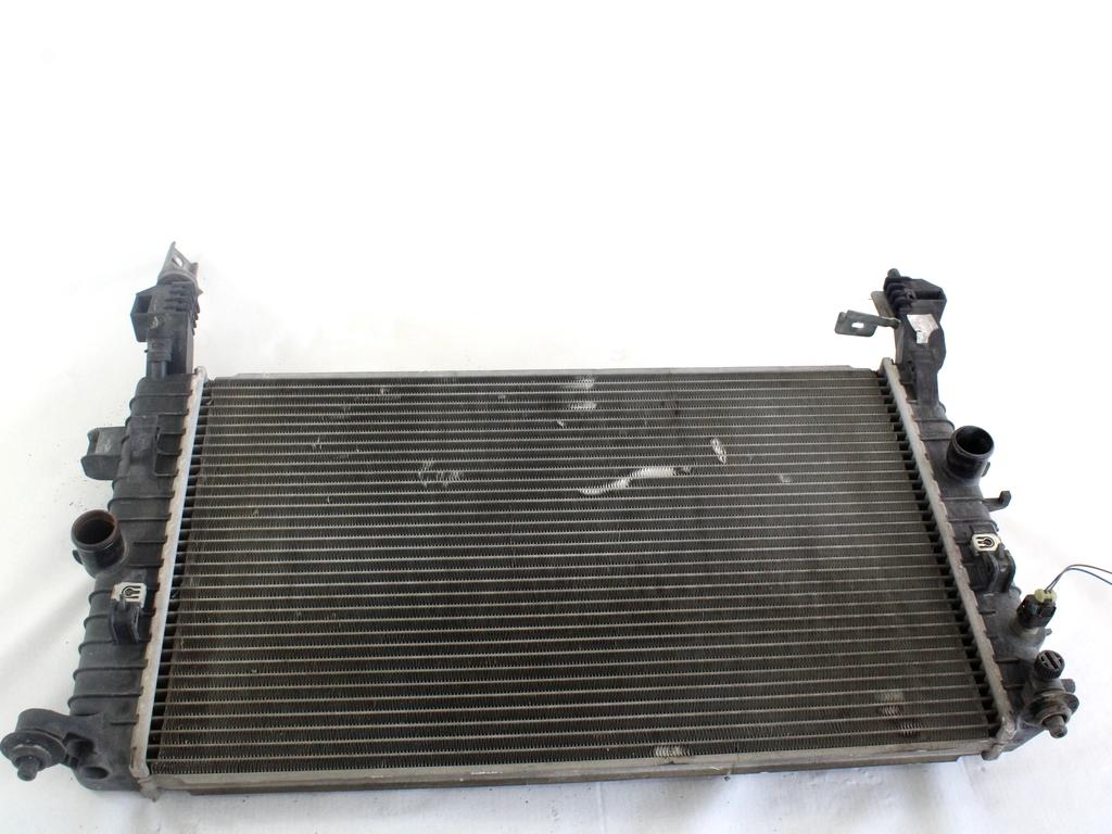 RADIATOR VODE OEM N. 13303639 ORIGINAL REZERVNI DEL OPEL MERIVA A X03 R (2006 - 2010) BENZINA LETNIK 2008