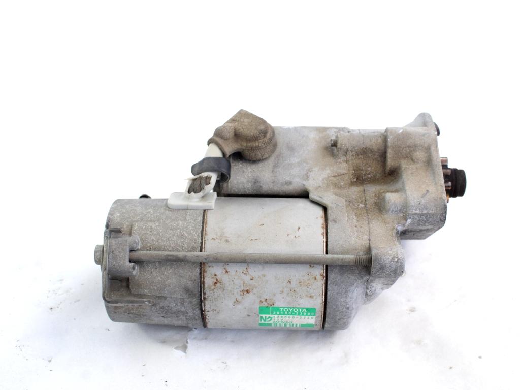 ZAGANJAC MOTORJA  OEM N. 28100-33080 ORIGINAL REZERVNI DEL TOYOTA COROLLA E12 (2000 - 2006) DIESEL LETNIK 2005