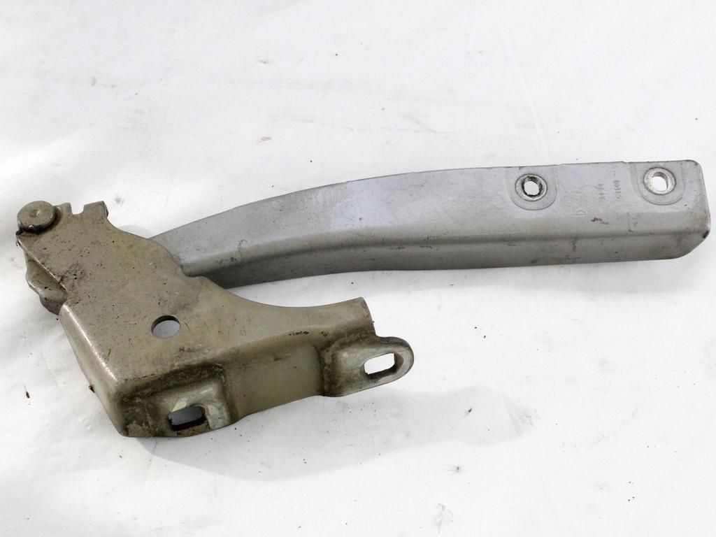 PANTI POKROVA MOTORJA OEM N. 51761348 ORIGINAL REZERVNI DEL FIAT GRANDE PUNTO 199 (2005 - 2012) DIESEL LETNIK 2006