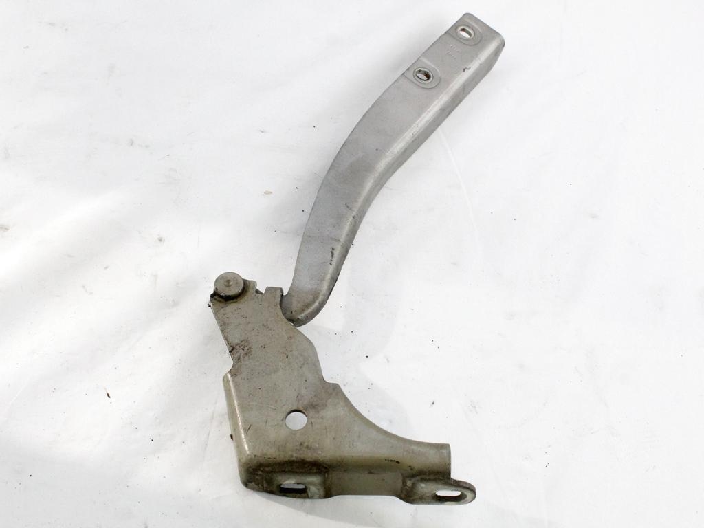 PANTI POKROVA MOTORJA OEM N. 51761348 ORIGINAL REZERVNI DEL FIAT GRANDE PUNTO 199 (2005 - 2012) DIESEL LETNIK 2006