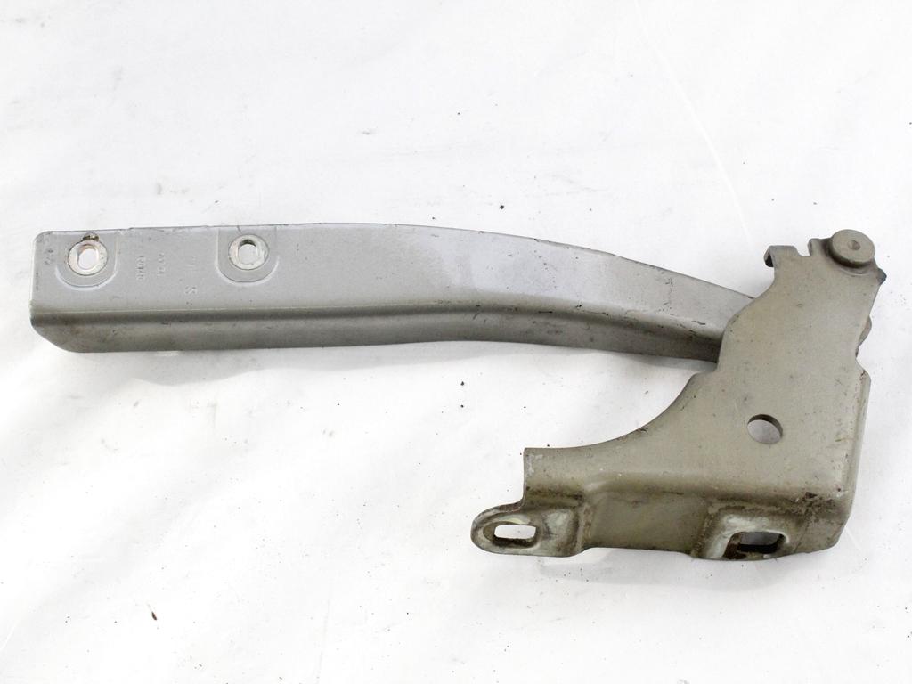 PANTI POKROVA MOTORJA OEM N. 51761347 ORIGINAL REZERVNI DEL FIAT GRANDE PUNTO 199 (2005 - 2012) DIESEL LETNIK 2006