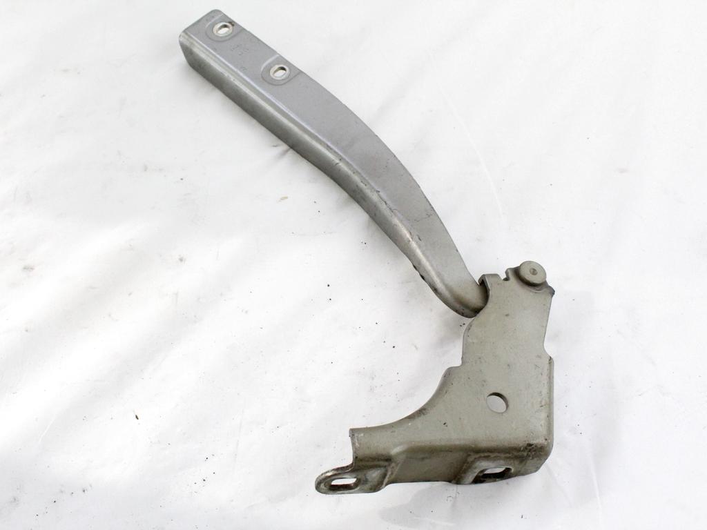 PANTI POKROVA MOTORJA OEM N. 51761347 ORIGINAL REZERVNI DEL FIAT GRANDE PUNTO 199 (2005 - 2012) DIESEL LETNIK 2006