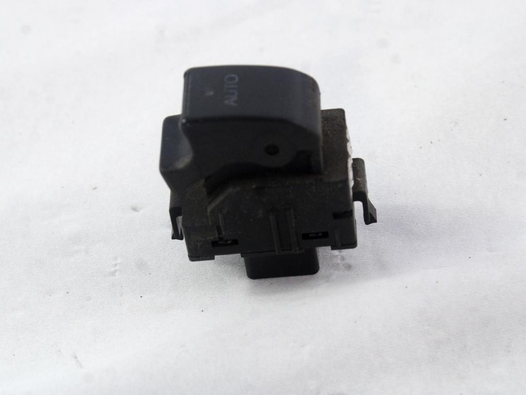 STIKALO SPREDNJIH DESNIH SIP OEM N. 84810-02041 ORIGINAL REZERVNI DEL TOYOTA COROLLA E12 (2000 - 2006) DIESEL LETNIK 2005