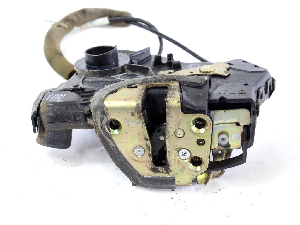 CENTRALNO ZAKLEPANJE PREDNIH LEVIH VRAT OEM N. 6904002152 ORIGINAL REZERVNI DEL TOYOTA COROLLA E12 (2000 - 2006) DIESEL LETNIK 2005