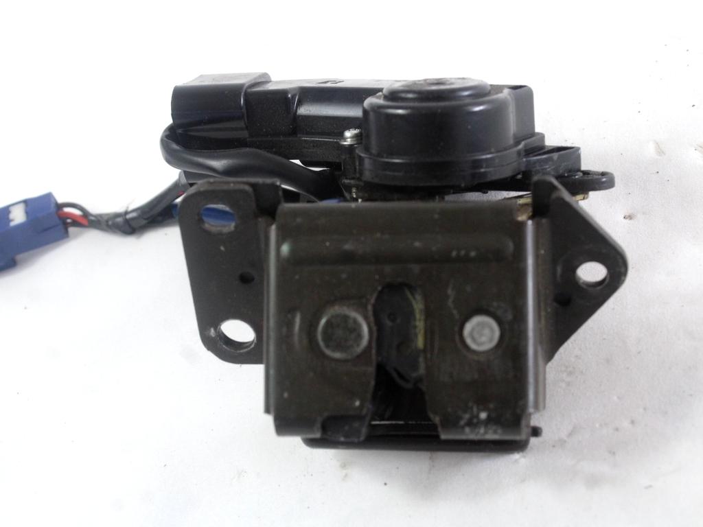 ZAKLEPANJE PRTLJA?NIH VRAT  OEM N. 6935002041 ORIGINAL REZERVNI DEL TOYOTA COROLLA E12 (2000 - 2006) DIESEL LETNIK 2005