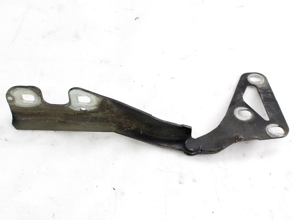 PANTI POKROVA MOTORJA OEM N. 13213477 ORIGINAL REZERVNI DEL OPEL ASTRA H A04 L48,L08,L35,L67 5P/3P/SW (2004 - 2007) DIESEL LETNIK 2007