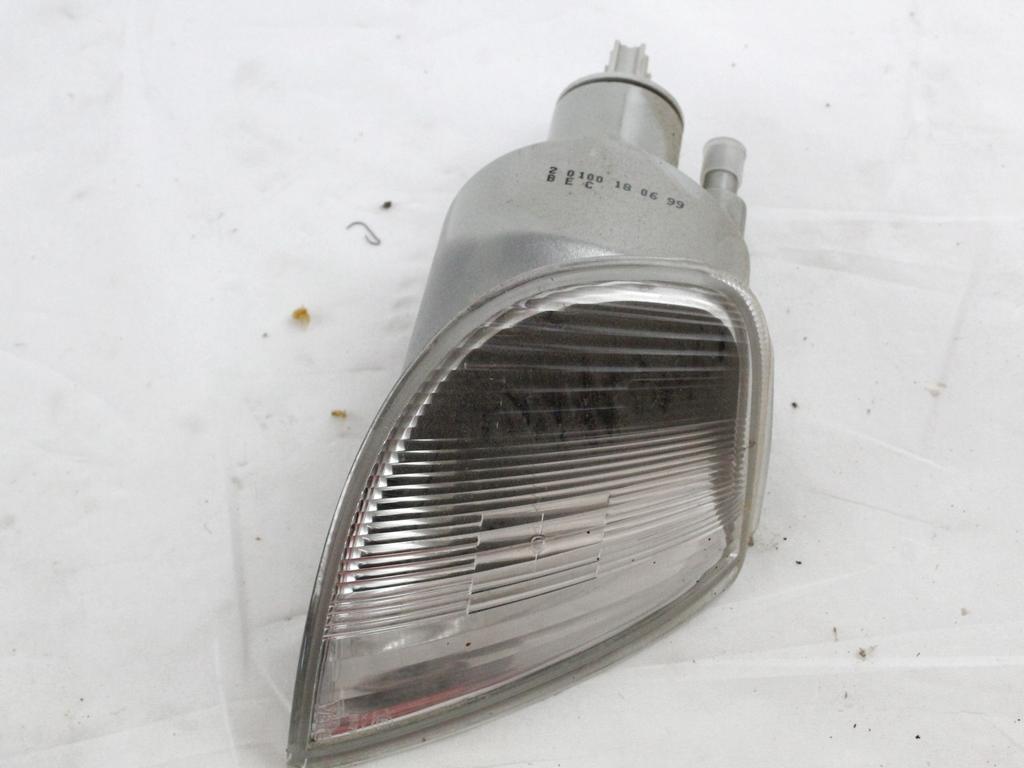 SPREDNJI INDIKATOR OEM N. 630360 ORIGINAL REZERVNI DEL CITROEN SAXO (1996 - 1999)BENZINA LETNIK 1996