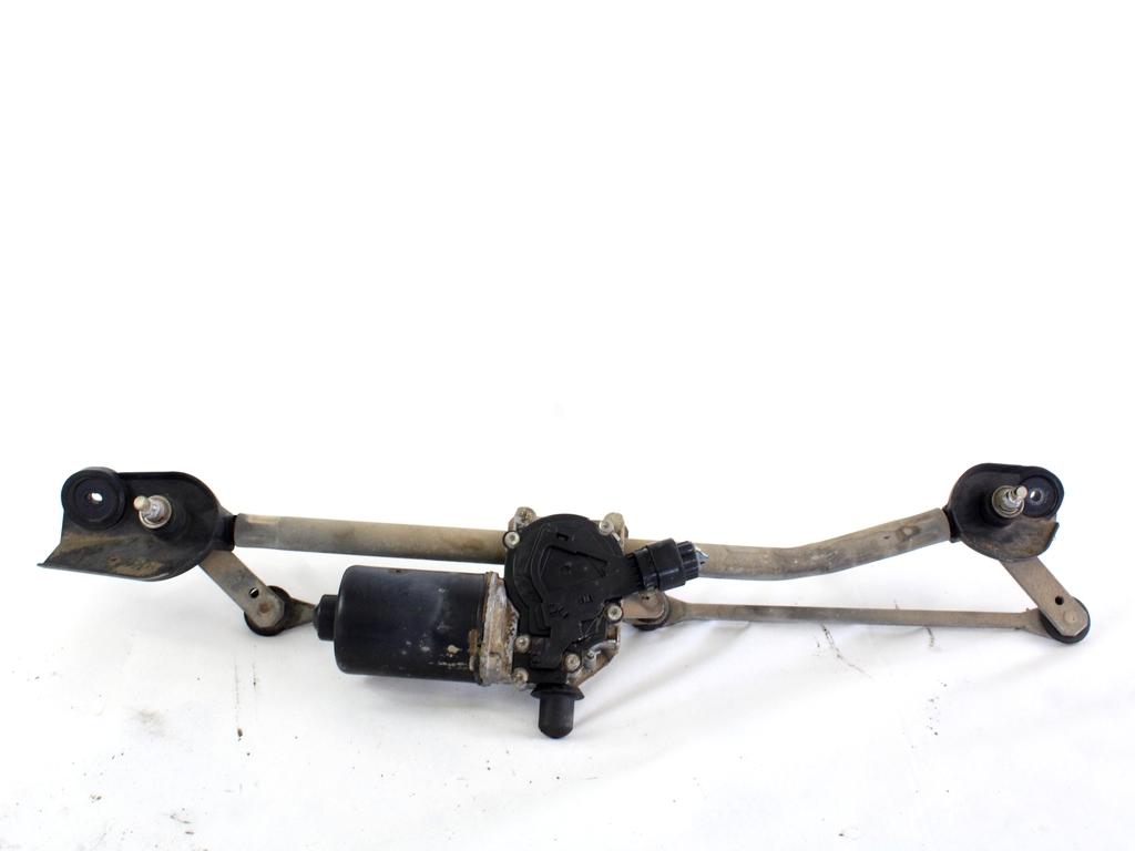 MOTORCEK PREDNJIH BRISALCEV OEM N. 8511002100 ORIGINAL REZERVNI DEL TOYOTA COROLLA E12 (2000 - 2006) DIESEL LETNIK 2005