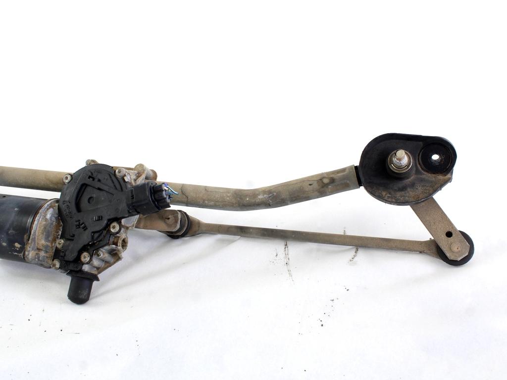 MOTORCEK PREDNJIH BRISALCEV OEM N. 8511002100 ORIGINAL REZERVNI DEL TOYOTA COROLLA E12 (2000 - 2006) DIESEL LETNIK 2005