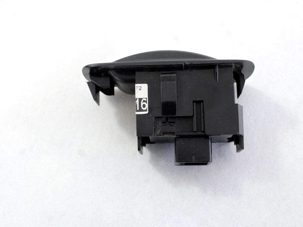 ZADNJE STIKALO OEM N. 84810-02041 ORIGINAL REZERVNI DEL TOYOTA COROLLA E12 (2000 - 2006) DIESEL LETNIK 2005