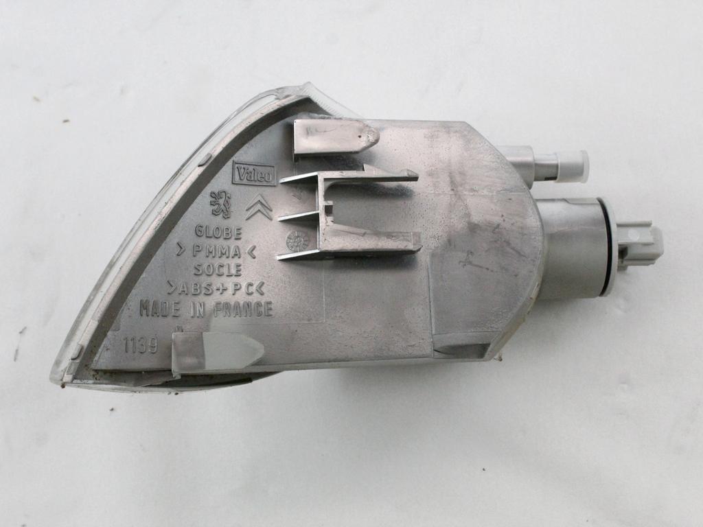 SPREDNJI INDIKATOR OEM N. 630360 ORIGINAL REZERVNI DEL CITROEN SAXO (1996 - 1999)BENZINA LETNIK 1996