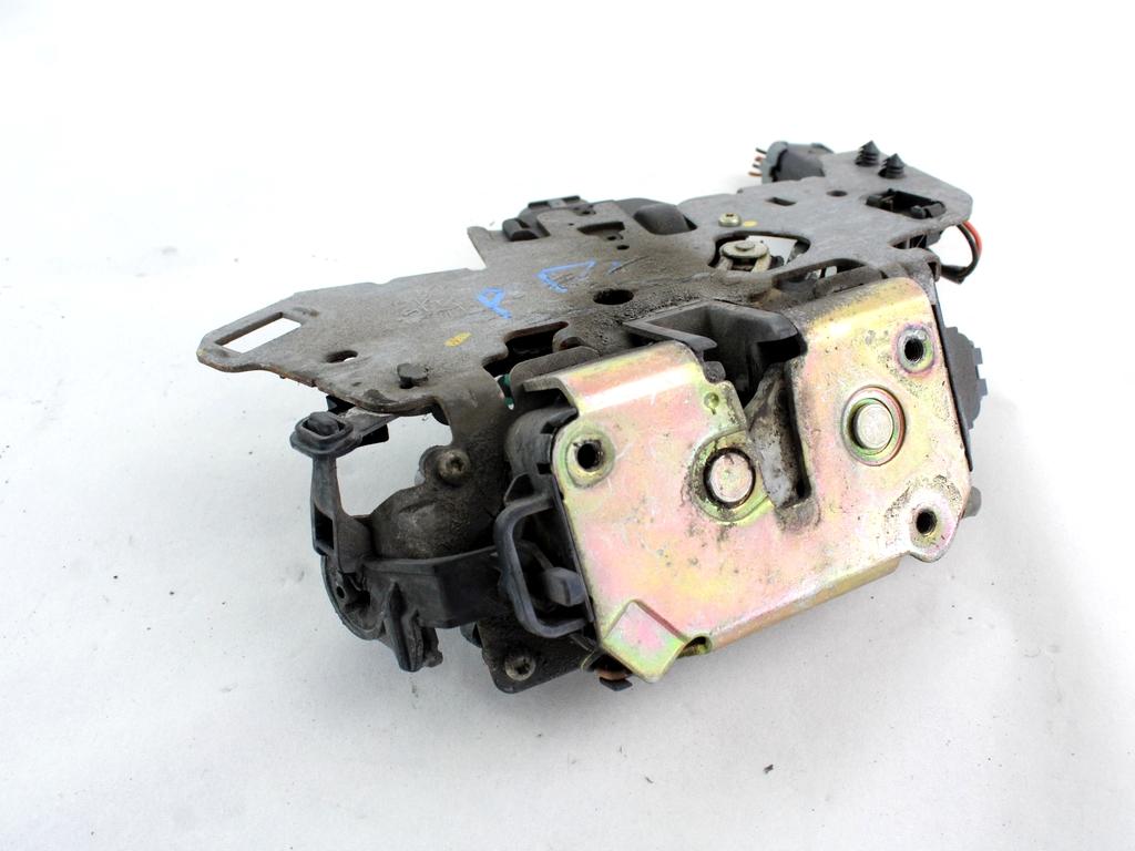 CENTRALNO ZAKLEPANJE ZADNJIH DESNIH VRAT OEM N. 05093404AD ORIGINAL REZERVNI DEL CHRYSLER VOYAGER/GRAN VOYAGER RG RS MK4 (2001 - 2007) DIESEL LETNIK 2004