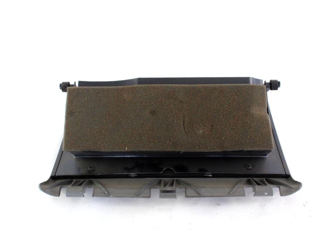 PREDAL ZA DOKUMENTE OEM N. 05009029AA ORIGINAL REZERVNI DEL CHRYSLER VOYAGER/GRAN VOYAGER RG RS MK4 (2001 - 2007) DIESEL LETNIK 2004