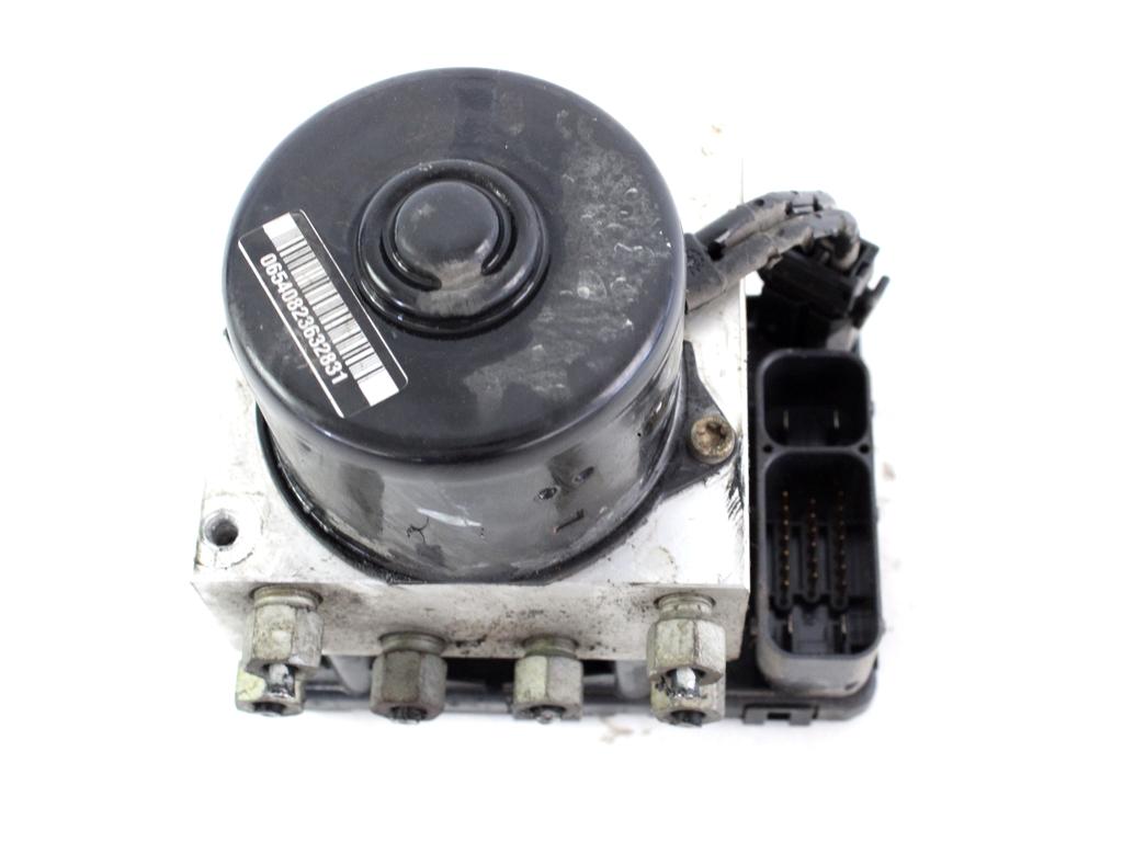 ABS AGREGAT S PUMPO OEM N. 04721427AK ORIGINAL REZERVNI DEL CHRYSLER VOYAGER/GRAN VOYAGER RG RS MK4 (2001 - 2007) DIESEL LETNIK 2004