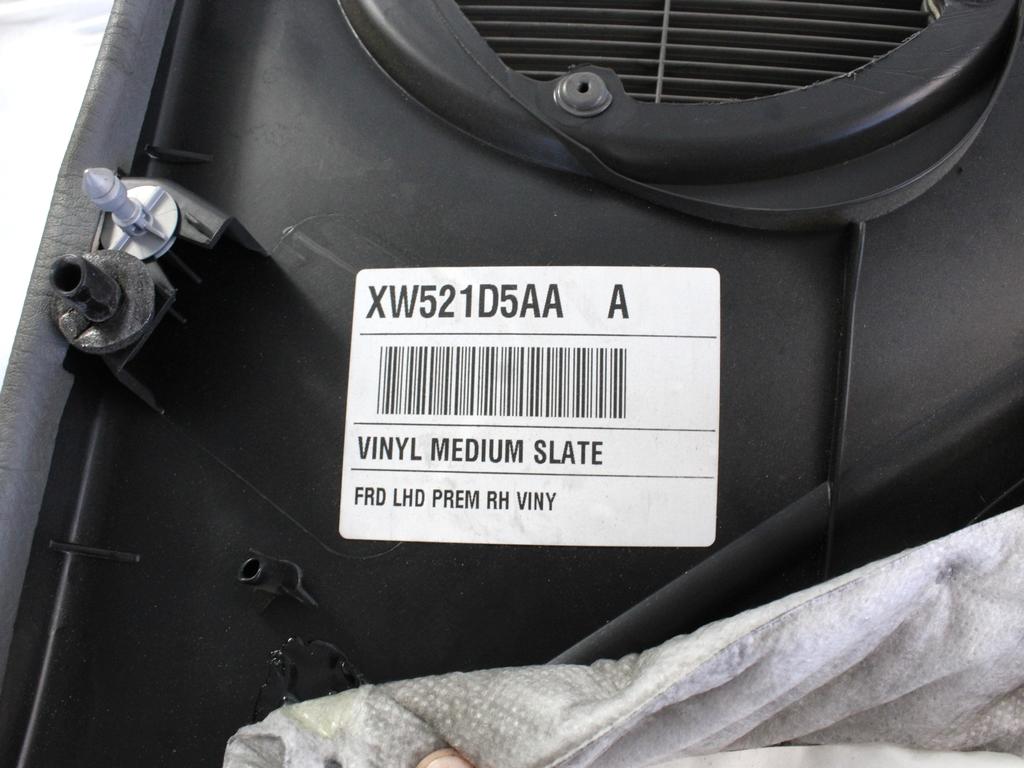 NOTRANJA OBLOGA SPREDNJIH VRAT OEM N. PNADTCSVOYAGMK4MV5P ORIGINAL REZERVNI DEL CHRYSLER VOYAGER/GRAN VOYAGER RG RS MK4 (2001 - 2007) DIESEL LETNIK 2004