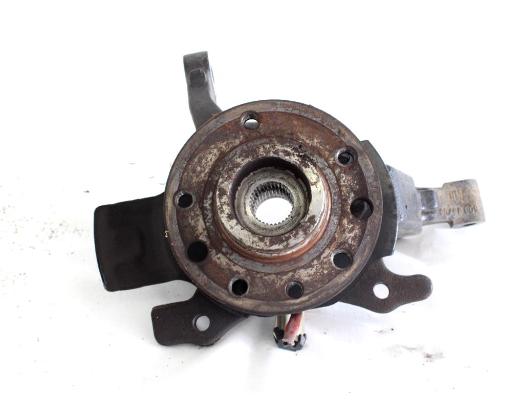 VRTLJIVI LEZAJ DESNO / PESTO KOLESA Z LEZAJEM SPREDAJ OEM N. 90498809 ORIGINAL REZERVNI DEL OPEL ZAFIRA A T98 (1999 - 2005) DIESEL LETNIK 2002