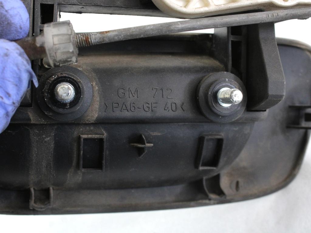 ZUNANJA KLJUKA SPREDNJA DESNA VRATA OEM N. 24443943 ORIGINAL REZERVNI DEL OPEL ZAFIRA A T98 (1999 - 2005) DIESEL LETNIK 2002