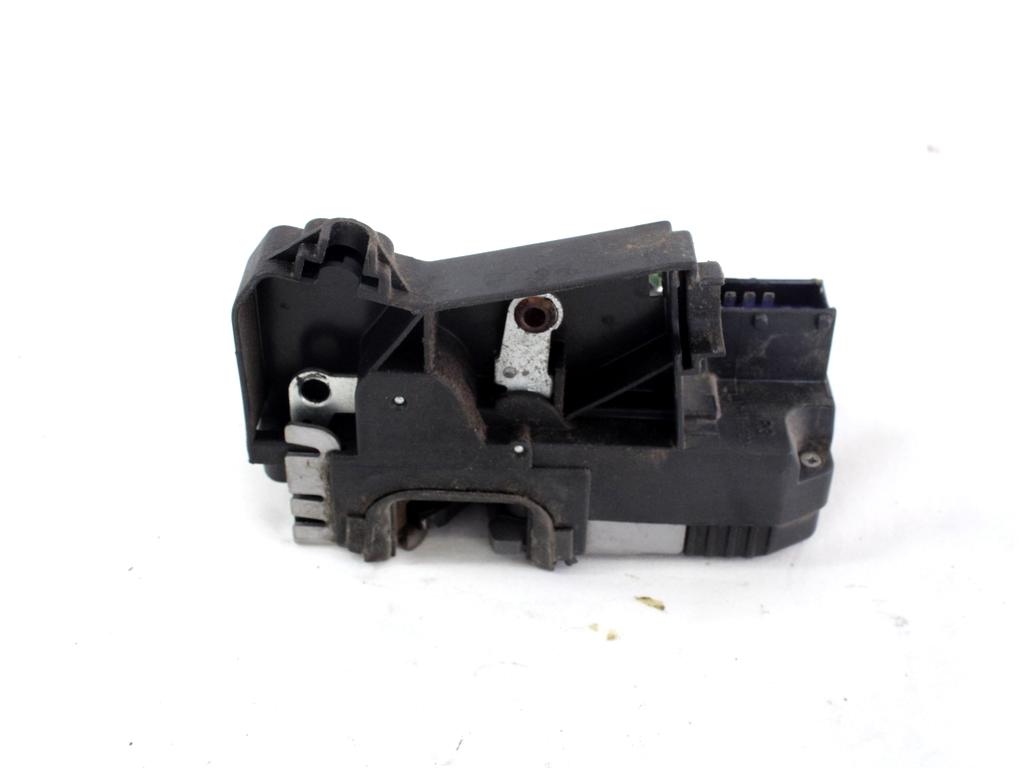 CENTRALNI ZAKLEP SPREDNJIH VRAT  OEM N. 24444016 ORIGINAL REZERVNI DEL OPEL ZAFIRA A T98 (1999 - 2005) DIESEL LETNIK 2002