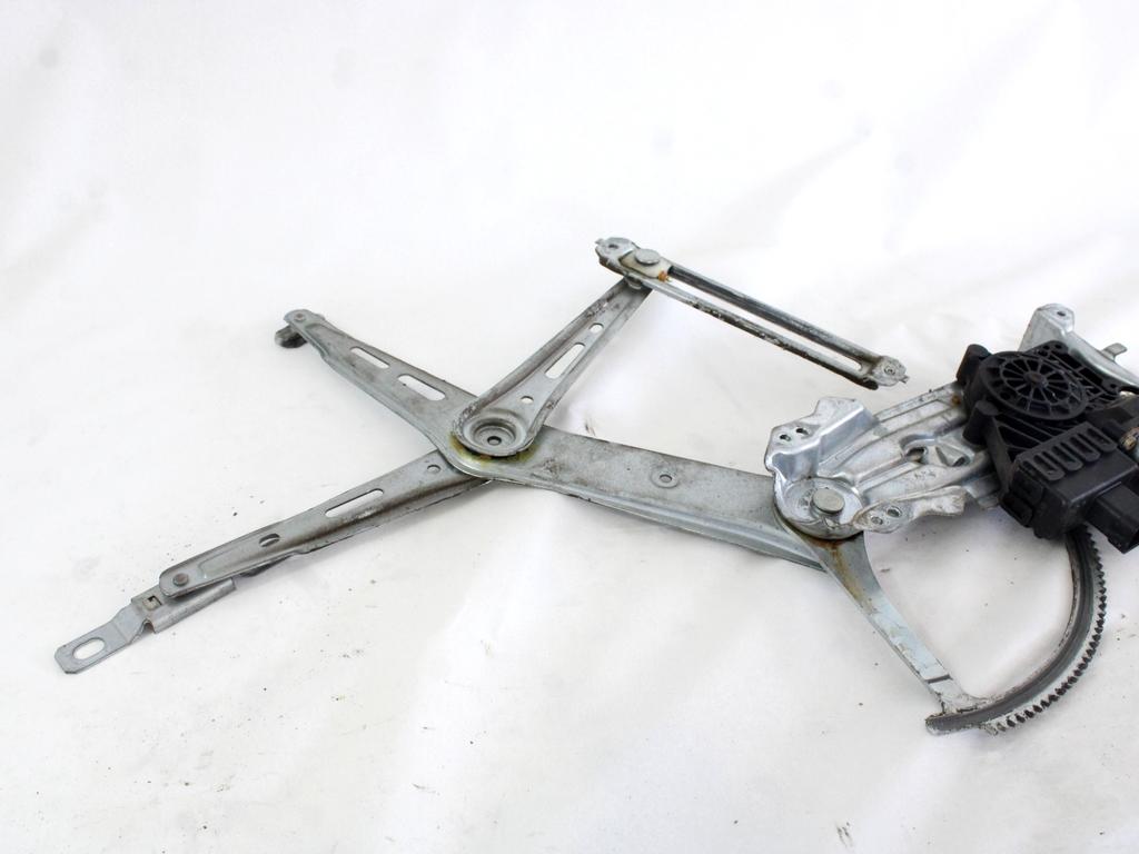 MEHANIZEM DVIGA SPREDNJIH STEKEL  OEM N. 15333 SISTEMA ALZACRISTALLO PORTA ANTERIORE ELETTR ORIGINAL REZERVNI DEL OPEL ZAFIRA A T98 (1999 - 2005) DIESEL LETNIK 2002