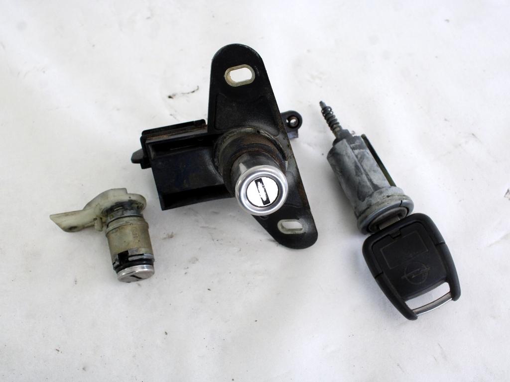 KOMPLET ODKLEPANJE IN VZIG  OEM N. 15333 KIT ACCENSIONE AVVIAMENTO ORIGINAL REZERVNI DEL OPEL ZAFIRA A T98 (1999 - 2005) DIESEL LETNIK 2002