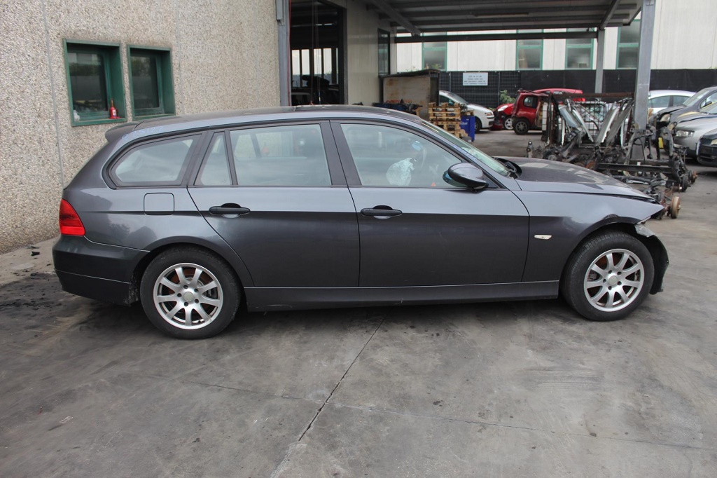 BMW SERIE 3 320D E91 2.0 D 120KW AUT 5P (2006) RICAMBI IN MAGAZZINO