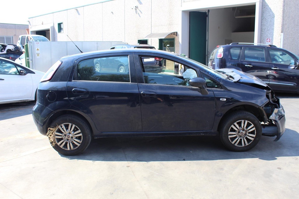 FIAT PUNTO 1.4 M 57KW 5M 5P (2014) RICAMBI IN MAGAZZINO