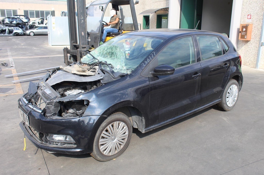 VOLKSWAGEN POLO 1.4 D 55KW 5M 5P (2015) RICAMBI IN MAGAZZINO