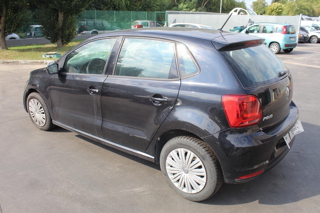 VOLKSWAGEN POLO 1.4 D 55KW 5M 5P (2015) RICAMBI IN MAGAZZINO