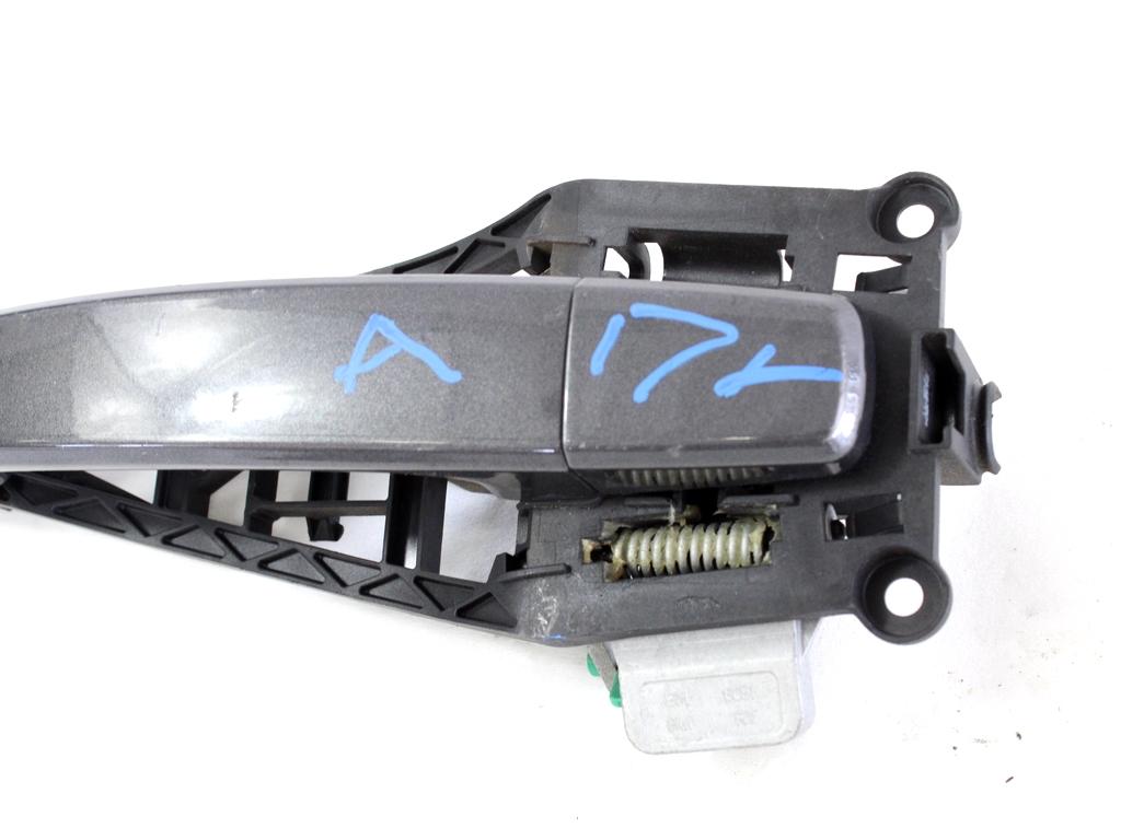 ZUNANJA KLJUKA SPREDNJA DESNA VRATA OEM N. 13255661 ORIGINAL REZERVNI DEL OPEL CORSA D R S07 (02/2011 - 2014) BENZINA/GPL LETNIK 2011