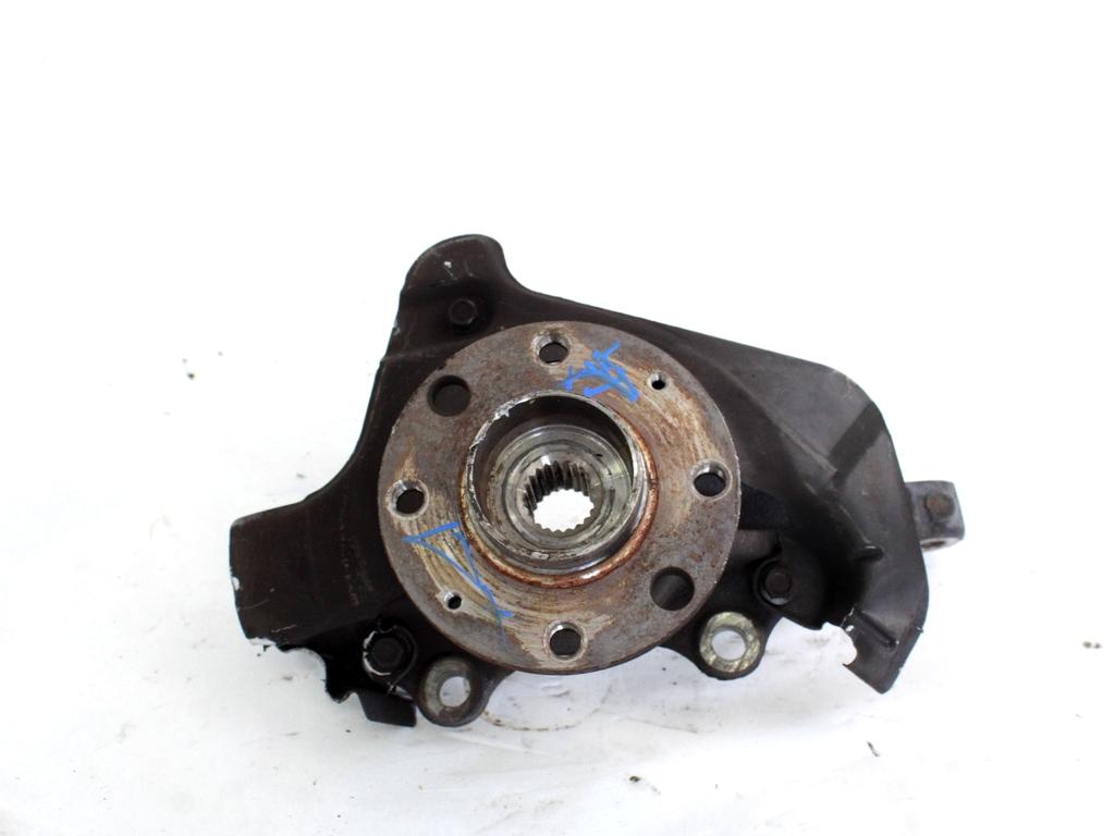 VRTLJIVI LEZAJ DESNO / PESTO KOLESA Z LEZAJEM SPREDAJ OEM N. 55703153 ORIGINAL REZERVNI DEL OPEL CORSA D R S07 (02/2011 - 2014) BENZINA/GPL LETNIK 2011