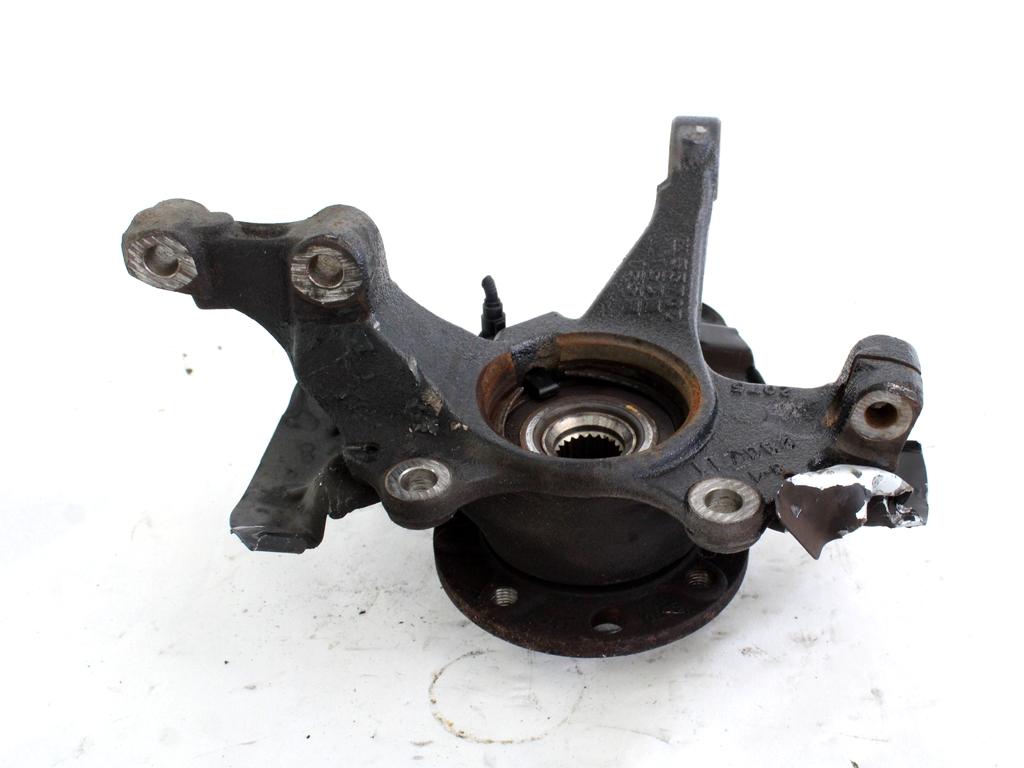 VRTLJIVI LEZAJ DESNO / PESTO KOLESA Z LEZAJEM SPREDAJ OEM N. 55703153 ORIGINAL REZERVNI DEL OPEL CORSA D R S07 (02/2011 - 2014) BENZINA/GPL LETNIK 2011