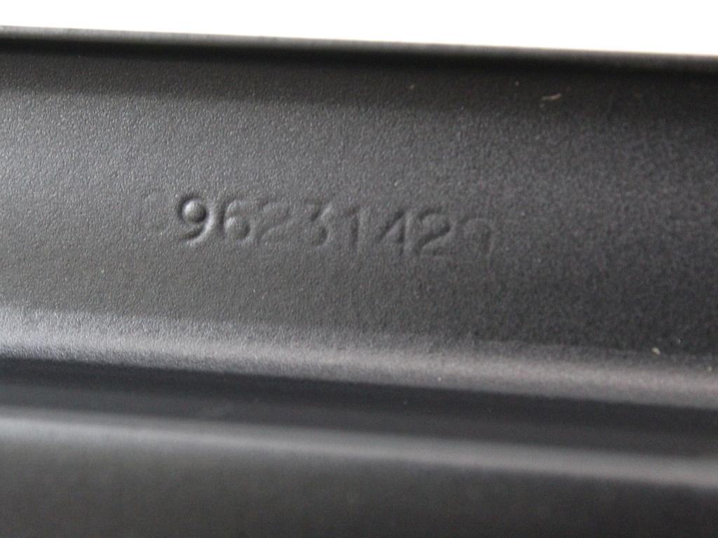 ZUNANJI PROFILI IN LETVE OEM N. 812000000000 ORIGINAL REZERVNI DEL CITROEN XSARA (1997 - 2000)BENZINA LETNIK 2000