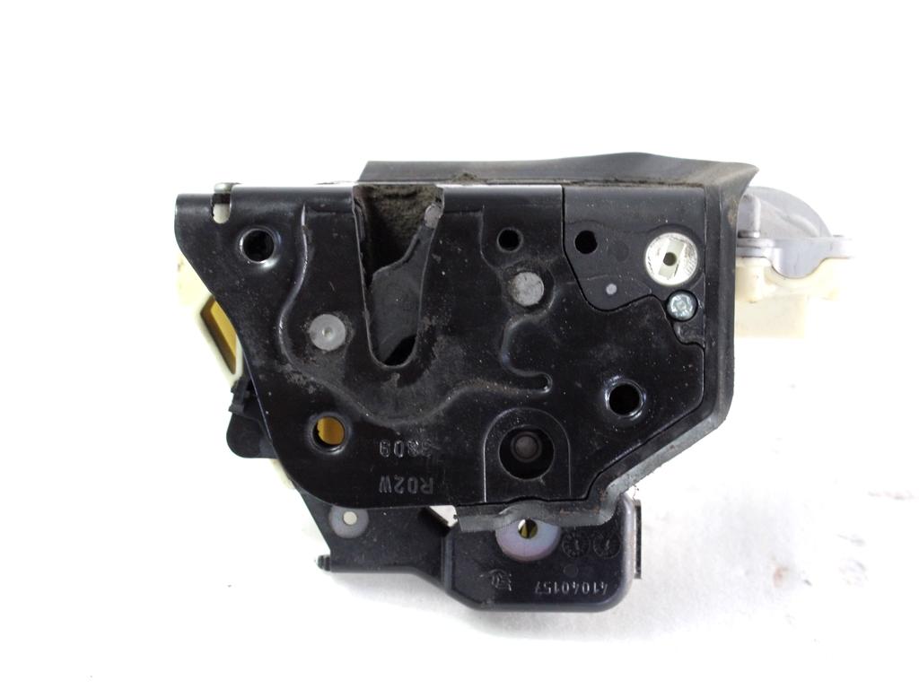 CENTRALNI ZAKLEP SPREDNJIH VRAT  OEM N. 4F1837016 ORIGINAL REZERVNI DEL AUDI A3 MK2R 8P 8PA 8P1 8P7 (2008 - 2012)BENZINA LETNIK 2009