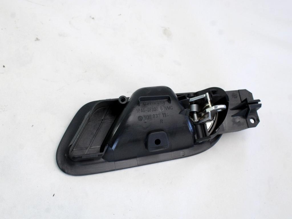 NOTRANJA KLJUKA  OEM N. 1Q1837114 ORIGINAL REZERVNI DEL VOLKSWAGEN SCIROCCO 137 138 MK3 (10/2008 - 06-2014)BENZINA LETNIK 2011