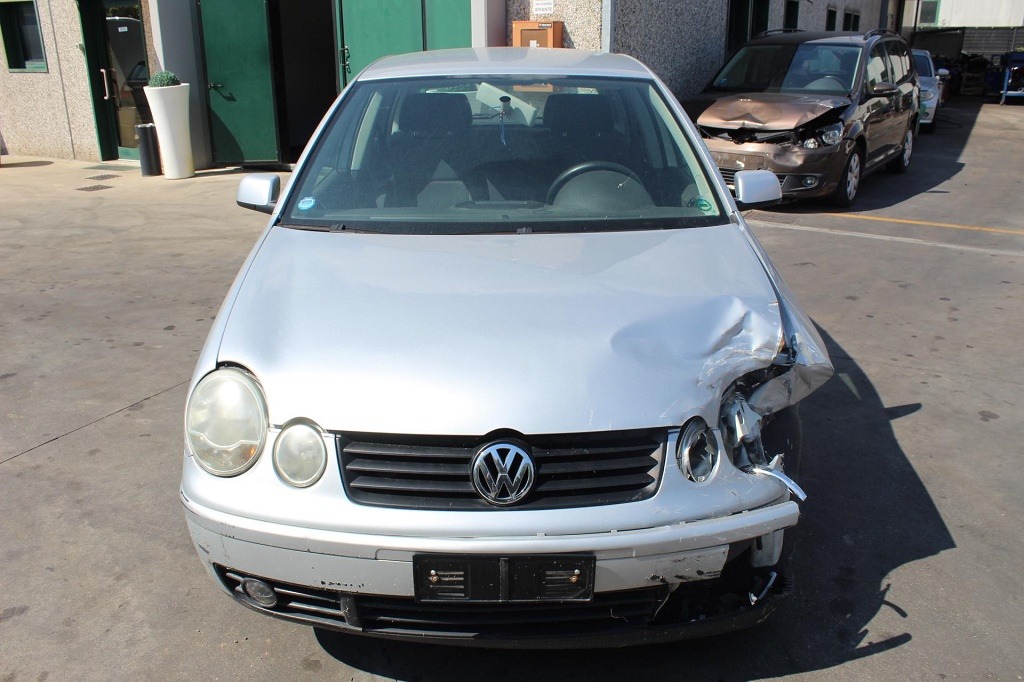 VOLKSWAGEN POLO 1.2 B 47KW 5M 5P (2002) RICAMBI IN MAGAZZINO