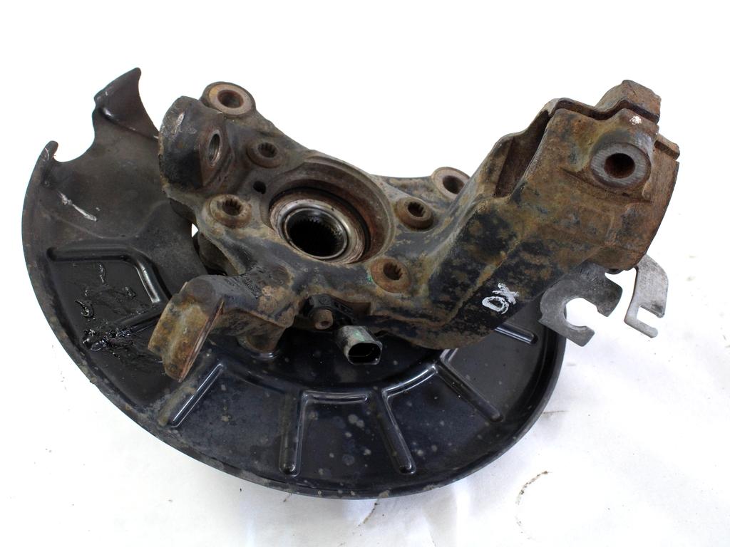 VRTLJIVI LEZAJ DESNO / PESTO KOLESA Z LEZAJEM SPREDAJ OEM N. 1K0407256AA ORIGINAL REZERVNI DEL VOLKSWAGEN SCIROCCO 137 138 MK3 (10/2008 - 06-2014)BENZINA LETNIK 2011