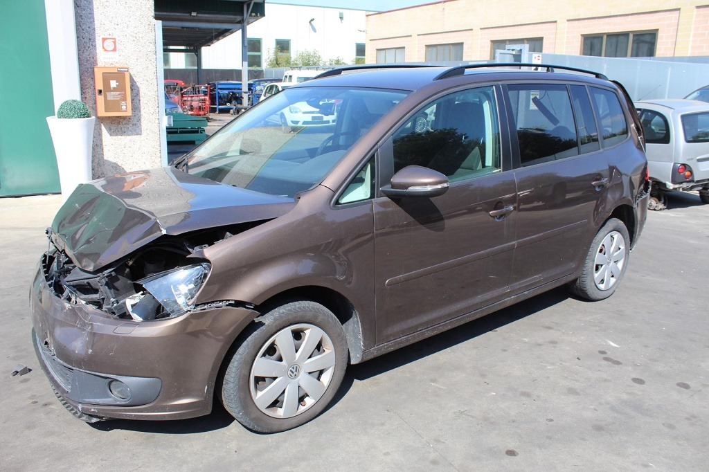 VOLKSWAGEN TOURAN 1.6 D 77KW 6M 5P (2012) RICAMBI IN MAGAZZINO